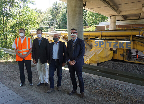 Baden-Württembergs Verkehrsminister zu Besuch auf SPITZKE-Bauvorhaben