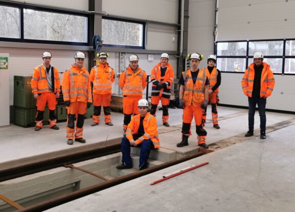 Trainees create the workshop and washing tracks at SPITZKE's Erlensee site